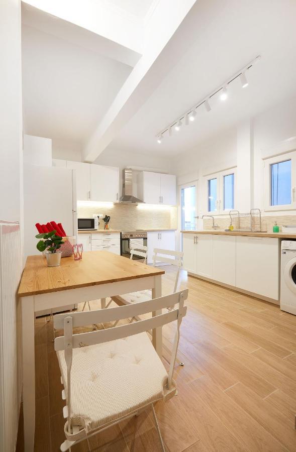 Chloe Boutique Apartments Nikis Athena Bagian luar foto