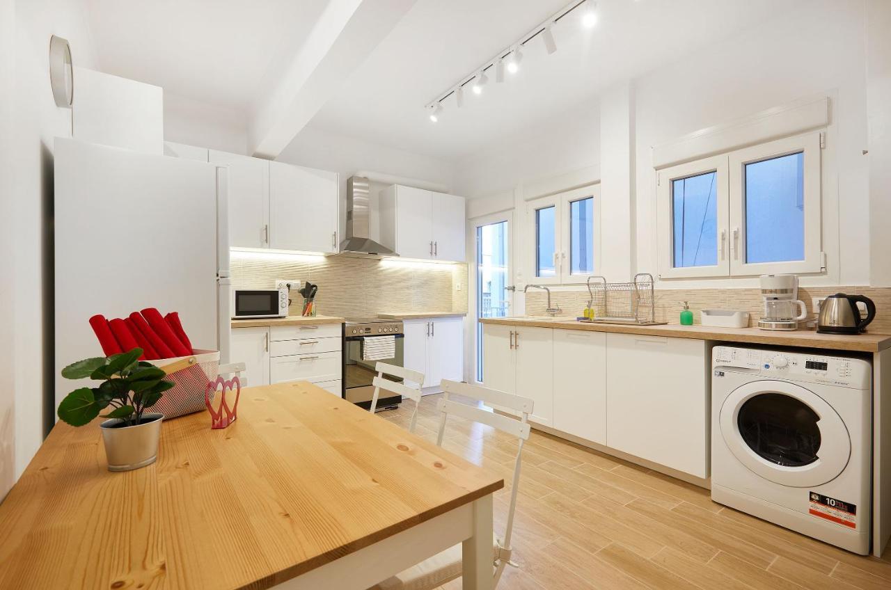 Chloe Boutique Apartments Nikis Athena Bagian luar foto