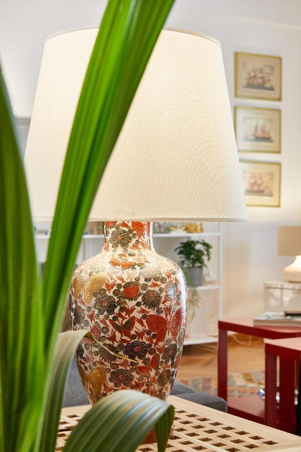 Chloe Boutique Apartments Nikis Athena Bagian luar foto